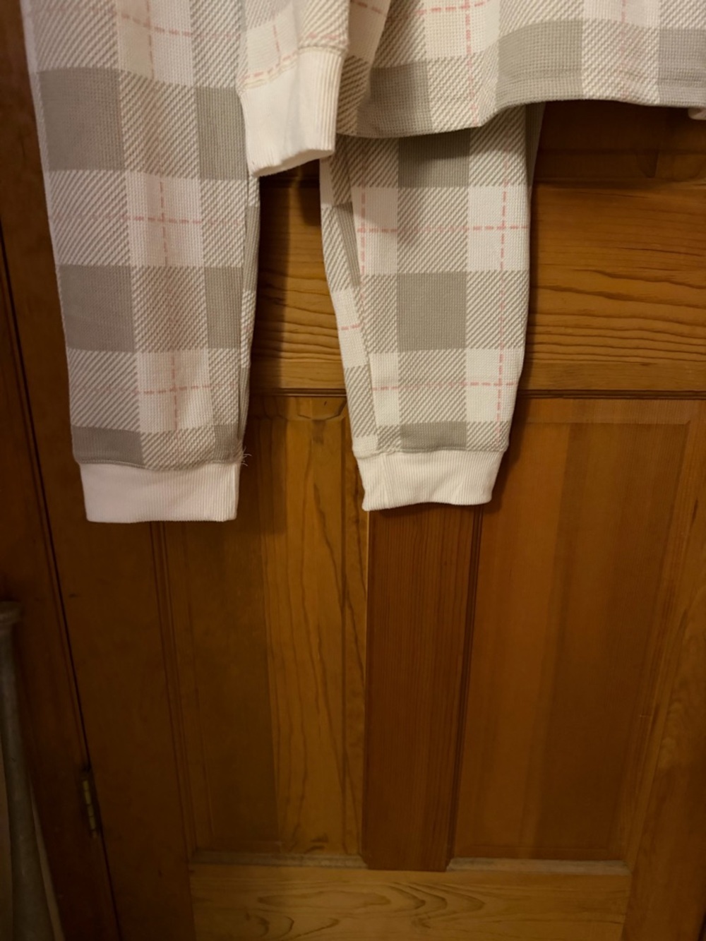 LOFT Beige and White Plaid Women's Pajama Set - Picture 6 of 8